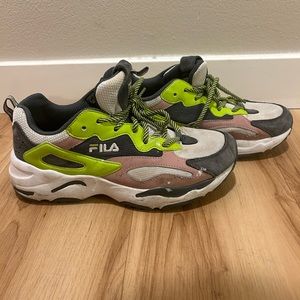 Women’s Size 7.5 Ray Tracer Fila Sneakers